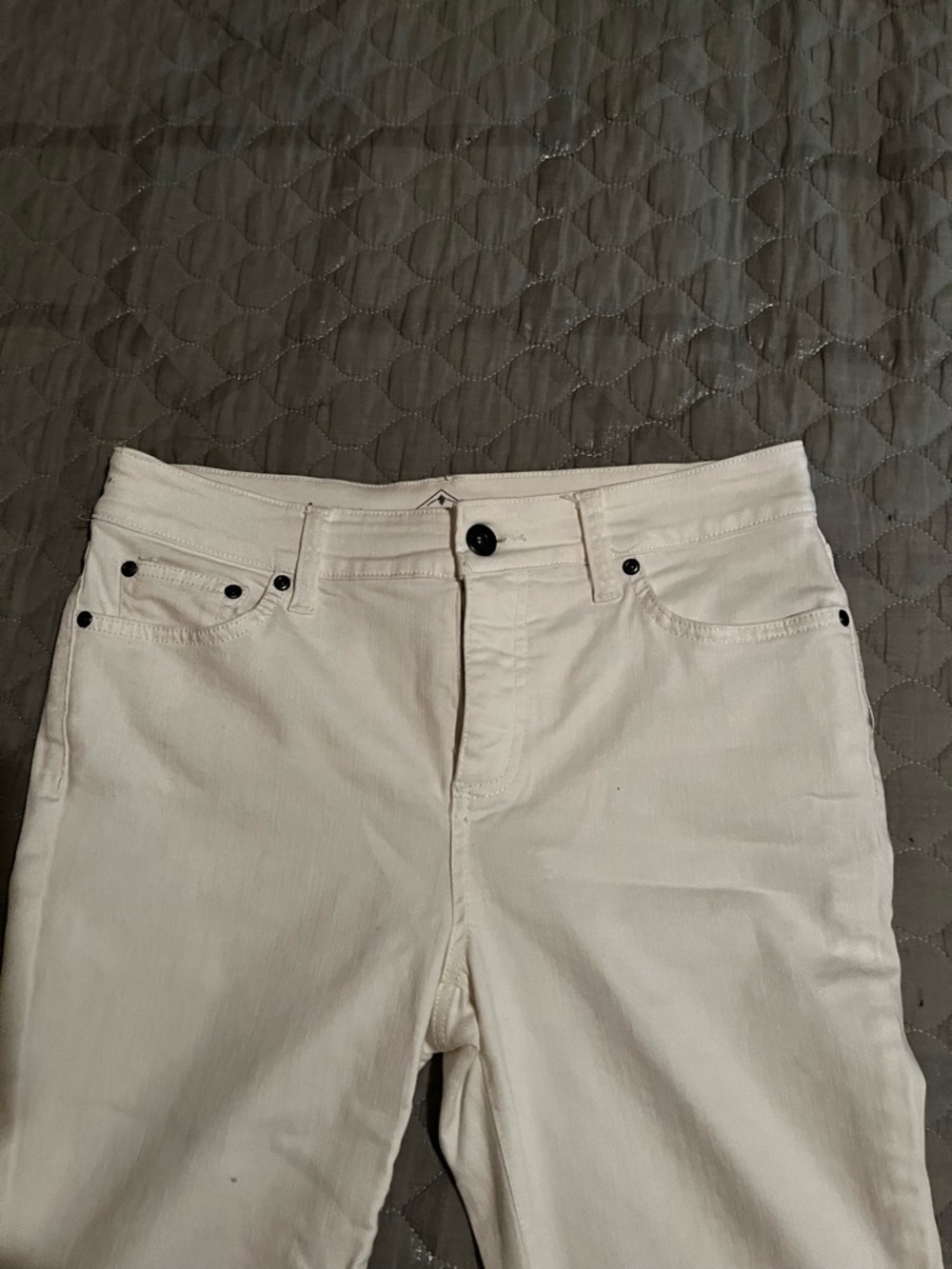 ST. JOHN'S BAY~WHITE STRAIGHT LEG JEANS~8 - Picture 3 of 6